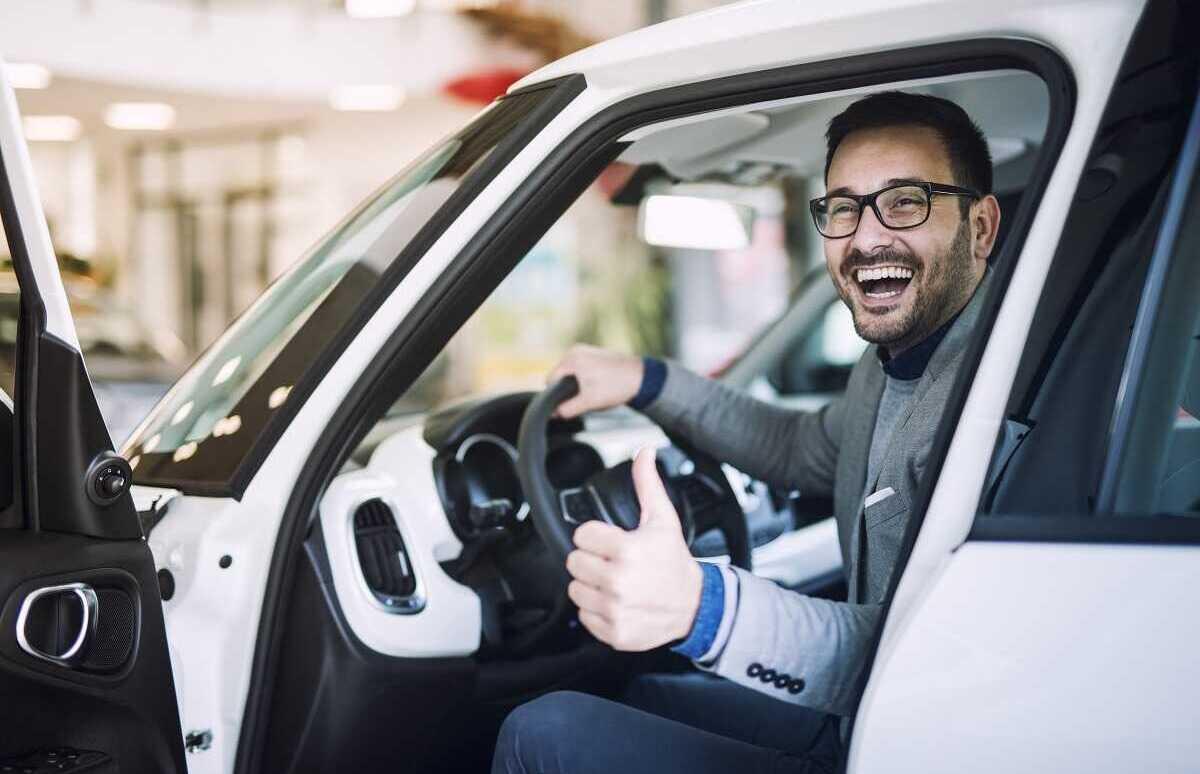 ¿Como asegurado tengo que ir a peritar el coche?